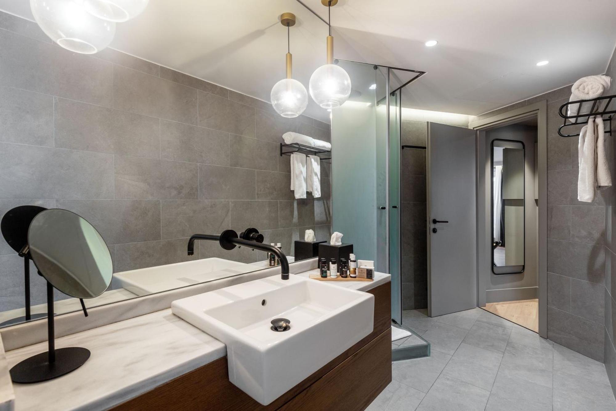 Bob W Eolou Hotel 4*