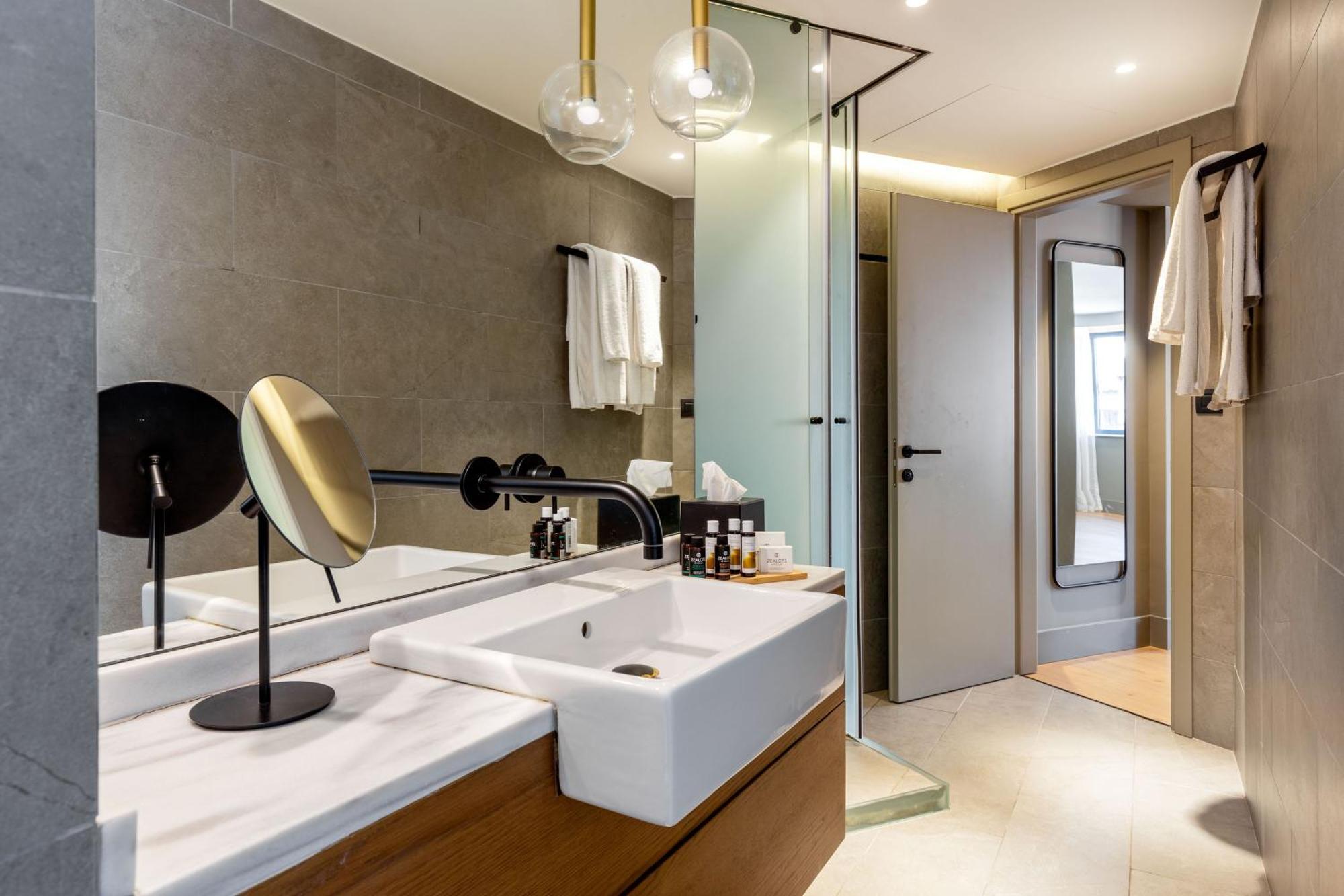 Hotel Bob W Eolou Atene