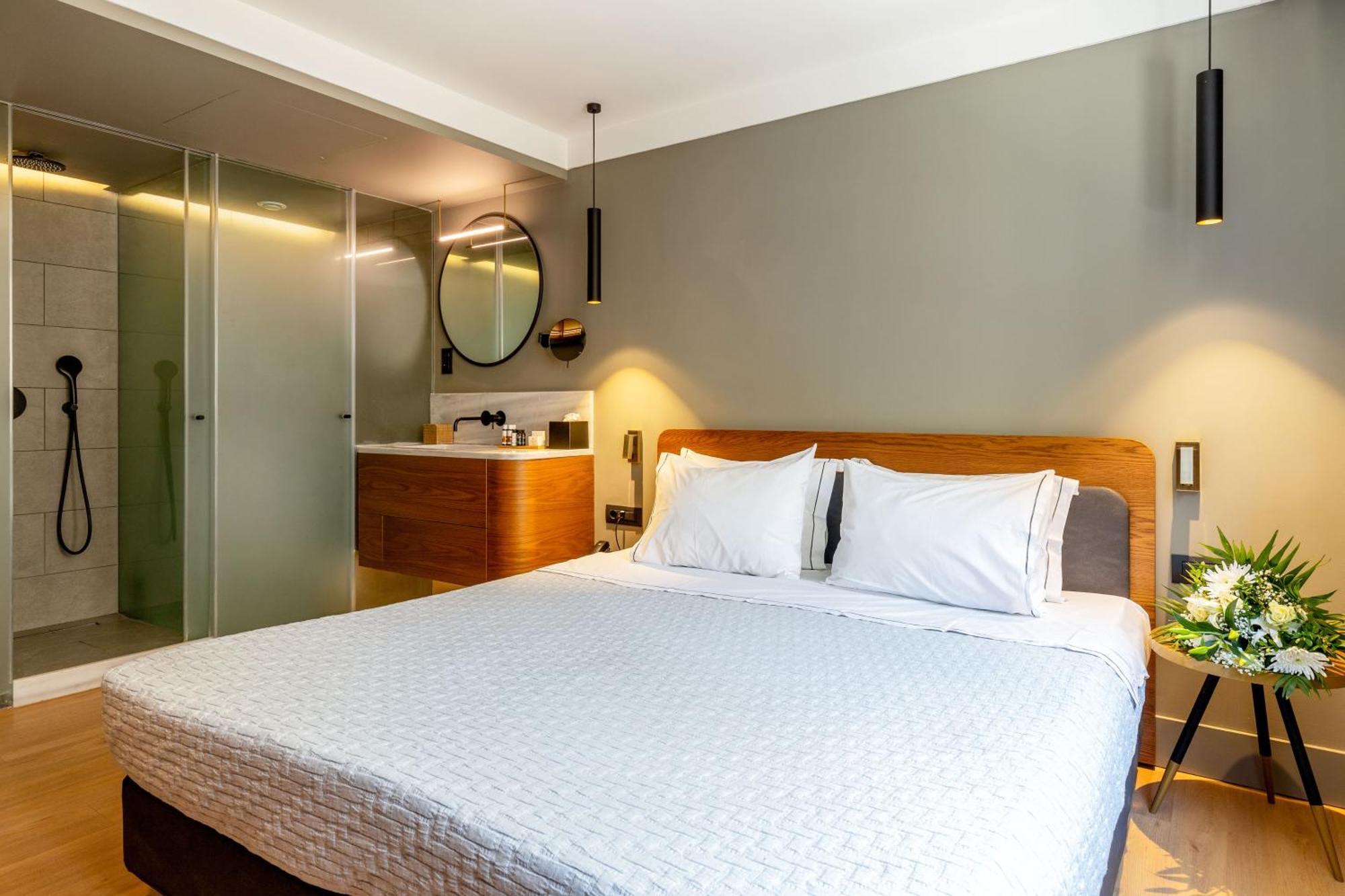 Bob W Eolou Hotel