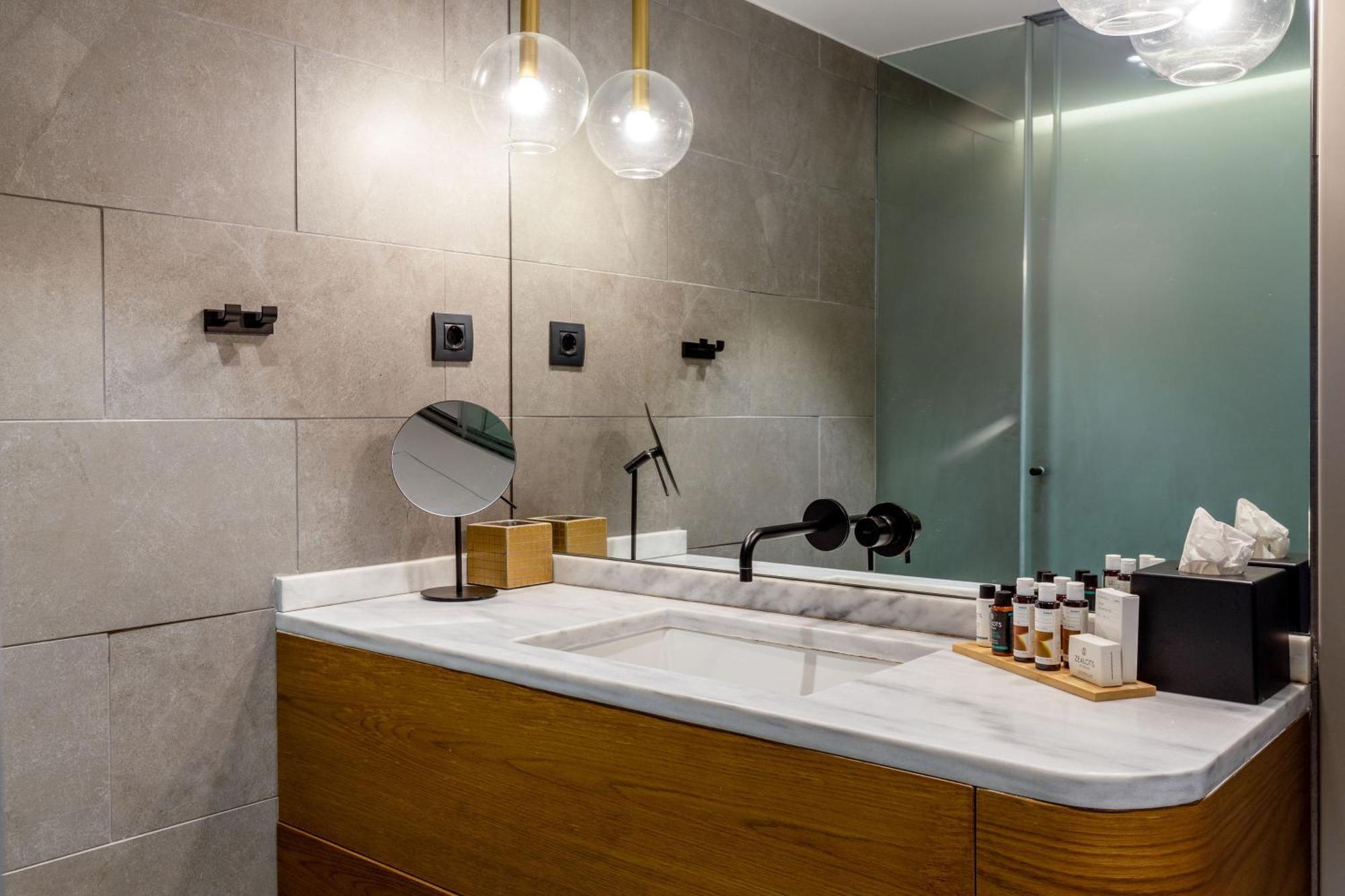 Bob W Eolou Hotel 4*
